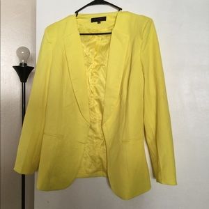 Yellow blazer